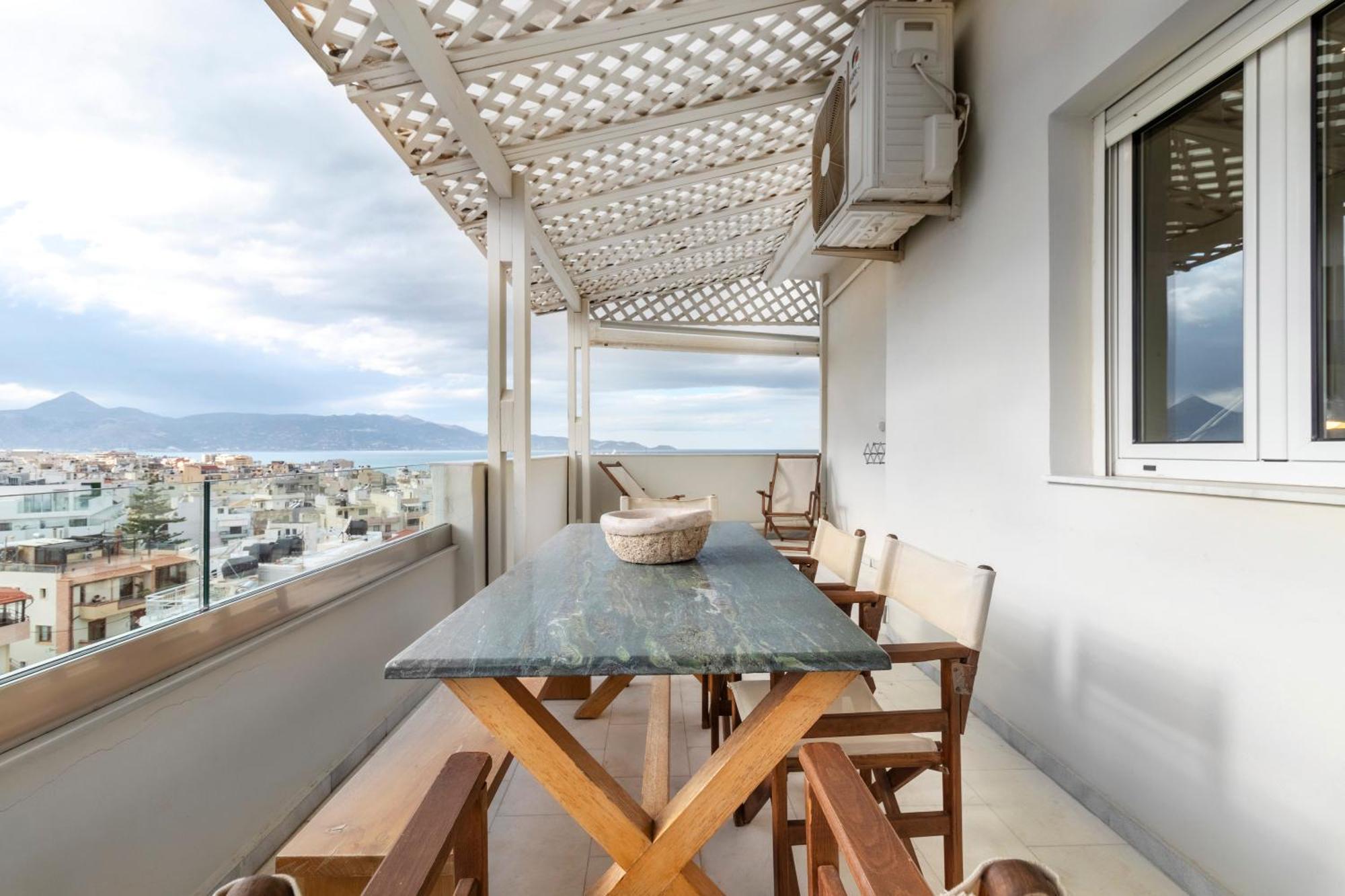 Appartement On Lionsquare With Sea And View *